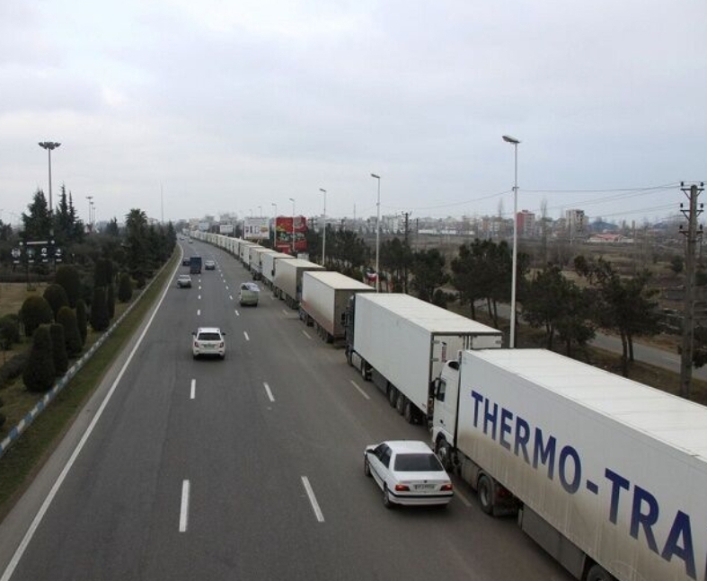 مدیرکل گمرک: صف کامیون‌ها در آستارا ناشی از افزایش تجارت خارجی است