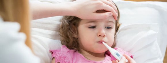 دلایل عمده تب در کودکان وقتی فرزندتان تب دارد چه کاری باید انجام دهید؟