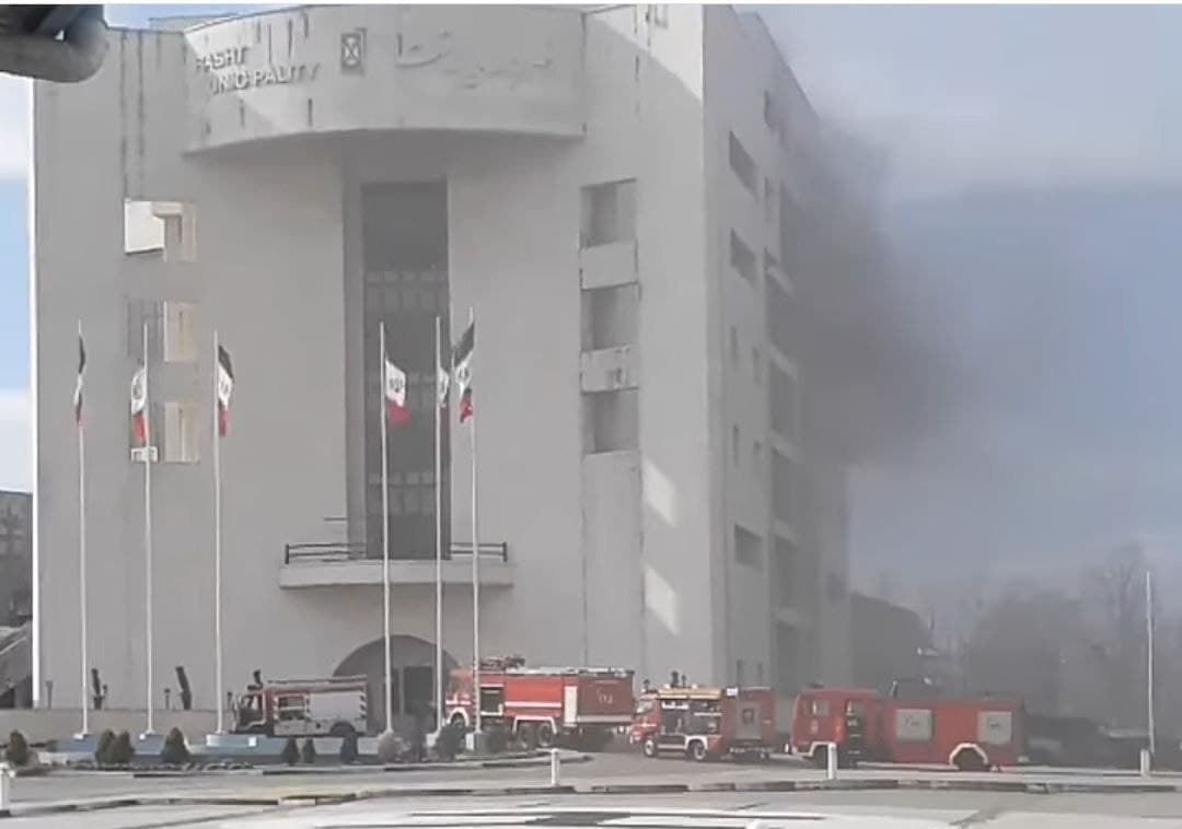 آتش‌نشانی رشت خبر داد؛ آتش سوزی در ساختمان مرکزی شهرداری رشت مهار شد