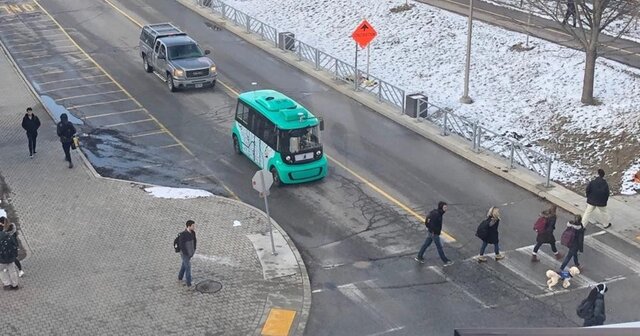 استاد ایرانی دانشگاه کانادایی برای عبور و مرور دانشجویان،‌اتوبوس خودران ساخت