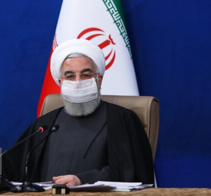در پیامی به مناسبت روز ارتش جمهوری اسلامی ایران؛ روحانی: ارتش بزرگتر از آن است که آن را به سیاست فرو بکاهیم