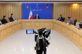 استاندار در نشست با شماری از اعضای شوراهای اسلامی گیلان پس از ارتباط تصویری با معاون اول رئیس جمهوری اظهار داشت؛ شوراها، زمینهساز گسترش مشارکت عمومی در فعالیتهای اجتماعی هستند/ ضرورت تعامل شوراهای روستایی برای اجرای صحیح برنامههای مدیریت کم آبی/ لزوم حضور آگاهانه و گسترده مردم در انتخابات و انتخاب افراد کارآمد و متخصص