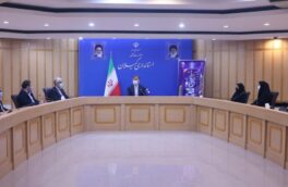 در مراسم گرامیداشت روز معلم و پس از ارتباط تصویری با رئیس جمهوری؛ تجلیل استاندار گیلان از معلمان / ضرورت توجه به تربیت در کنار تعلیم دانشآموزان / ایدههای خلاقانه و نوآورانه در علمآموزی، مورد حمایت قرار گیرد / تبیین اهمیت تغییر سبک زندگی سازگار با کرونا توسط متولیان حوزه آموزش