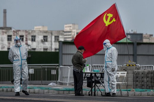 چینی‌ها پشت سیاست «کووید صفر» زندانی شدند؛ حصارکشی جلوی خانه‌ها