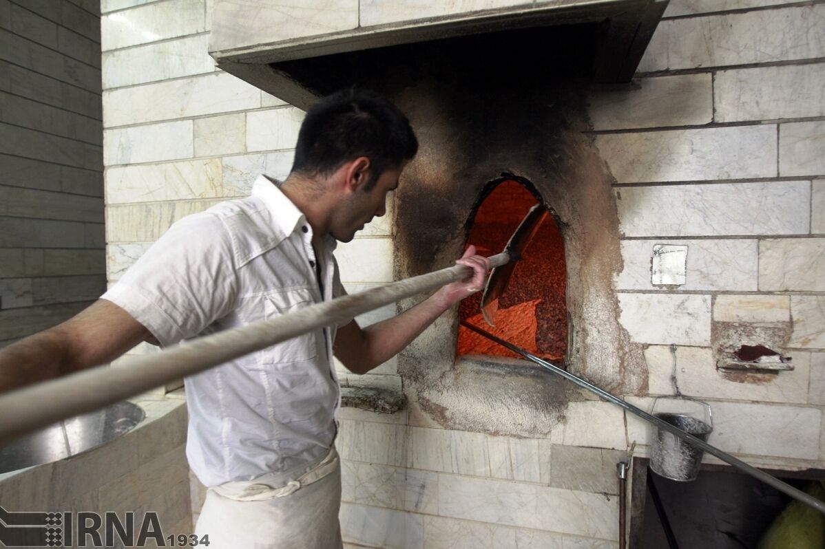 ۲۰ نانوایی برای پخت شبانه در آستارا فعال شد
