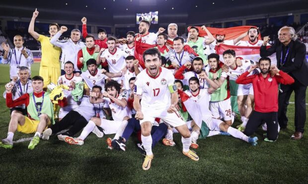 خوشحالی ایرانی‌ها از پیروزی شیرین تاجیکستان مقابل امارات+تصاویر