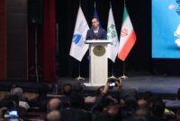 زیبایی شهرها مرهون تلاش شبانه‌روزی کارگران شهرداری است