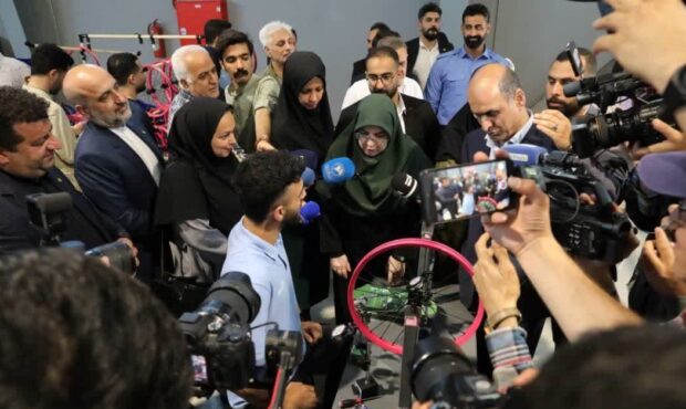 بازدید سخنگوی دولت از ۲ واحد تولیدی در منطقه آزاد انزلی بازدید سخنگوی دولت از ۲ واحد تولیدی در منطقه آزاد انزلی