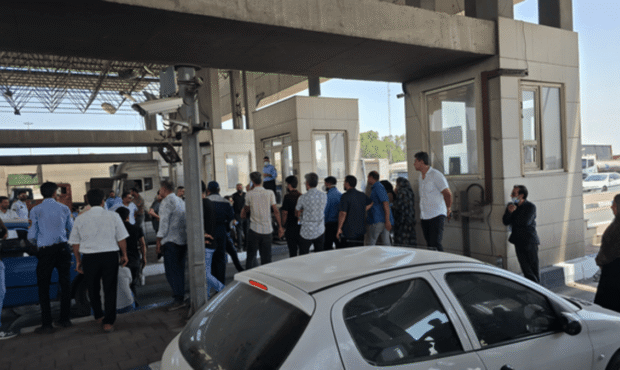 تجمع خانواده مفقودان حادثه بندر شهید رجایی تجمع خانواده مفقودان حادثه بندر شهید رجایی