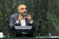 برخی افراد یک میلیارد هزینه می کنند تا در هیئت مدیره بمانند برخی افراد یک میلیارد هزینه می کنند تا در هیئت مدیره بمانند