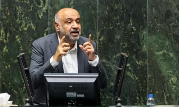 برخی افراد یک میلیارد هزینه می کنند تا در هیئت مدیره بمانند برخی افراد یک میلیارد هزینه می کنند تا در هیئت مدیره بمانند