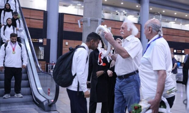 ۴ نفر از اعضای تیم که به اتهام تجاوز جنسی به یک زن کرهای دستگیر شدهاند در کره جنوبی ماندند ۴ نفر از اعضای تیم که به اتهام تجاوز جنسی به یک زن کرهای دستگیر شدهاند در کره جنوبی ماندند