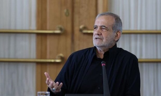 پزشکیان: باید چارچوبی ایجاد کنیم تا ایرانیان خارج از کشور که می‌ترسند راحت به ایران بیایند