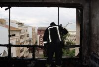 آتش گرفتن یک واحد مسکونی در ساختمانی ۵ طبقه در شهر رشت