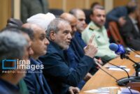 بدون مشورت با رهبری کاری انجام نمی شود / مذاکرات در چارچوب اصول و ارزش های نظام است