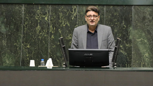 مدیرکل محیط زیست گیلان بیلیاقت است و برخوردهای چندشآور دارد مدیرکل محیط زیست گیلان بیلیاقت است و برخوردهای چندشآور دارد