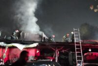 مهار آتش سوزی یک کارگاه مکانیکی در پل عراق رشت، بامداد امروز