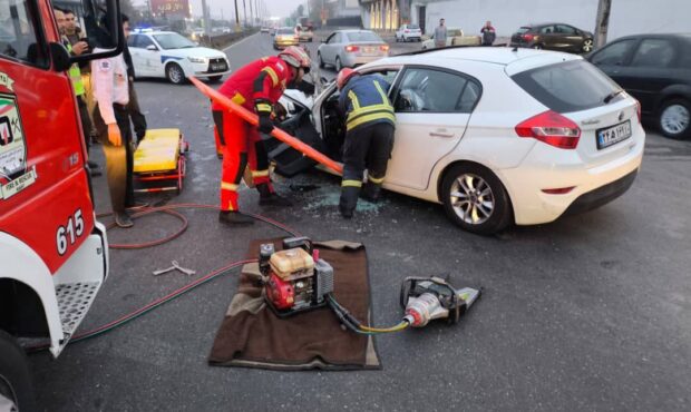 تصادف شدید برلیانس با کامیون در ابتدای جاده رشت به خمام
